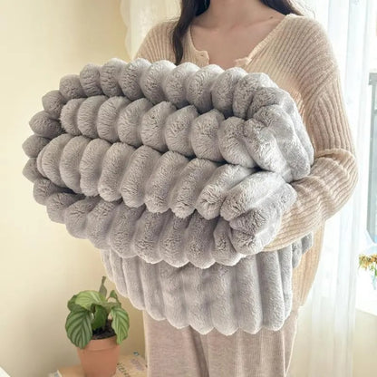 🛏️Thickened Rabbit Plush&Milk Velvet Cover Blanket🍂Wrap up in Ultimate Comfort