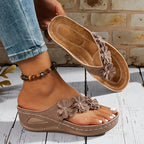 🌸 Women's Floral Wedge Thong Sandals – Floral Accents, Cushioned Arch Support & Non-Slip Outsole ✨